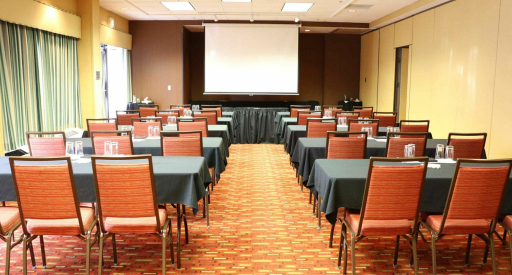 Courtyard By Marriott Airport Hotel Portland