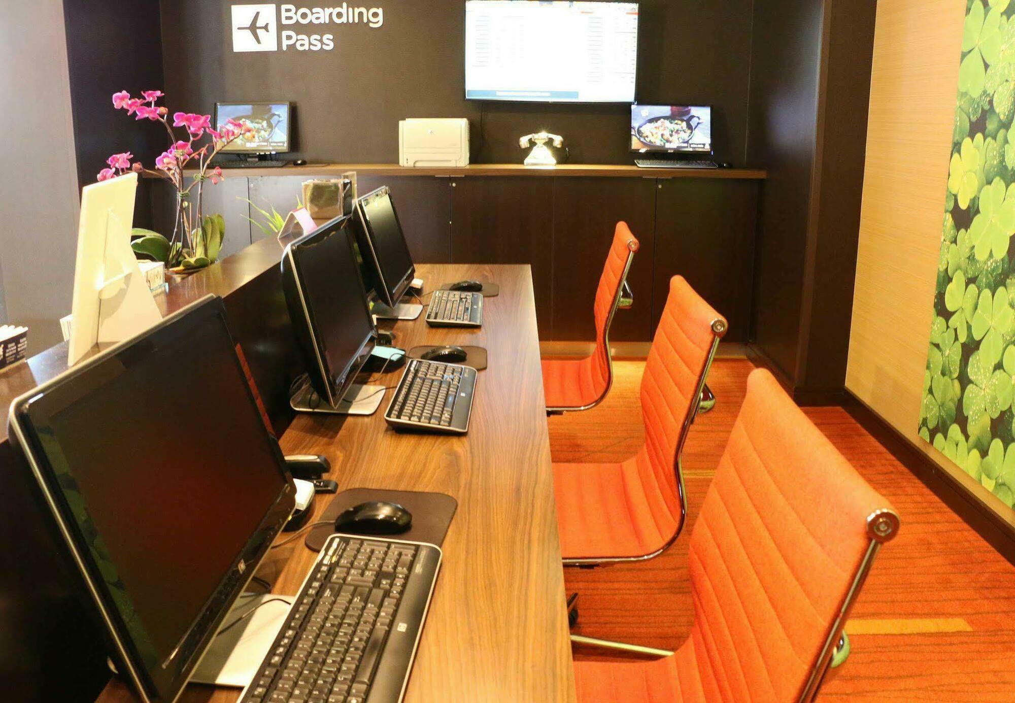 Courtyard By Marriott Airport 3* Portland