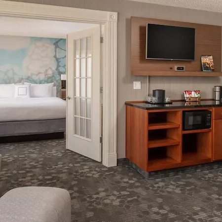 Courtyard By Marriott Portland Airport Hotel Exterior photo